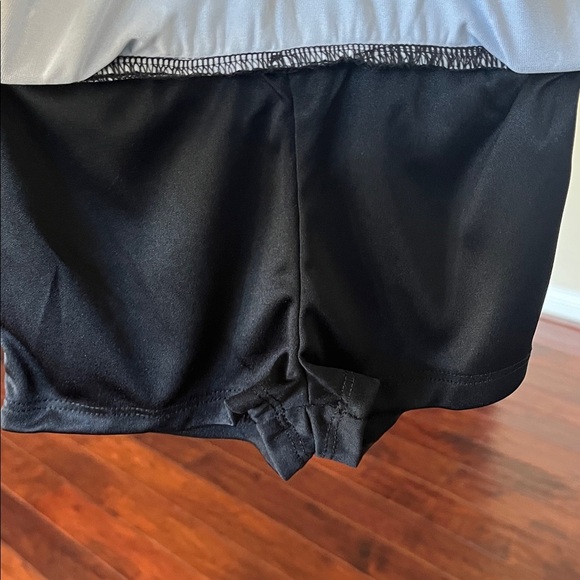 Nike Gray Top and Black Skirt with built in shorts Set - Picture 3 of 4